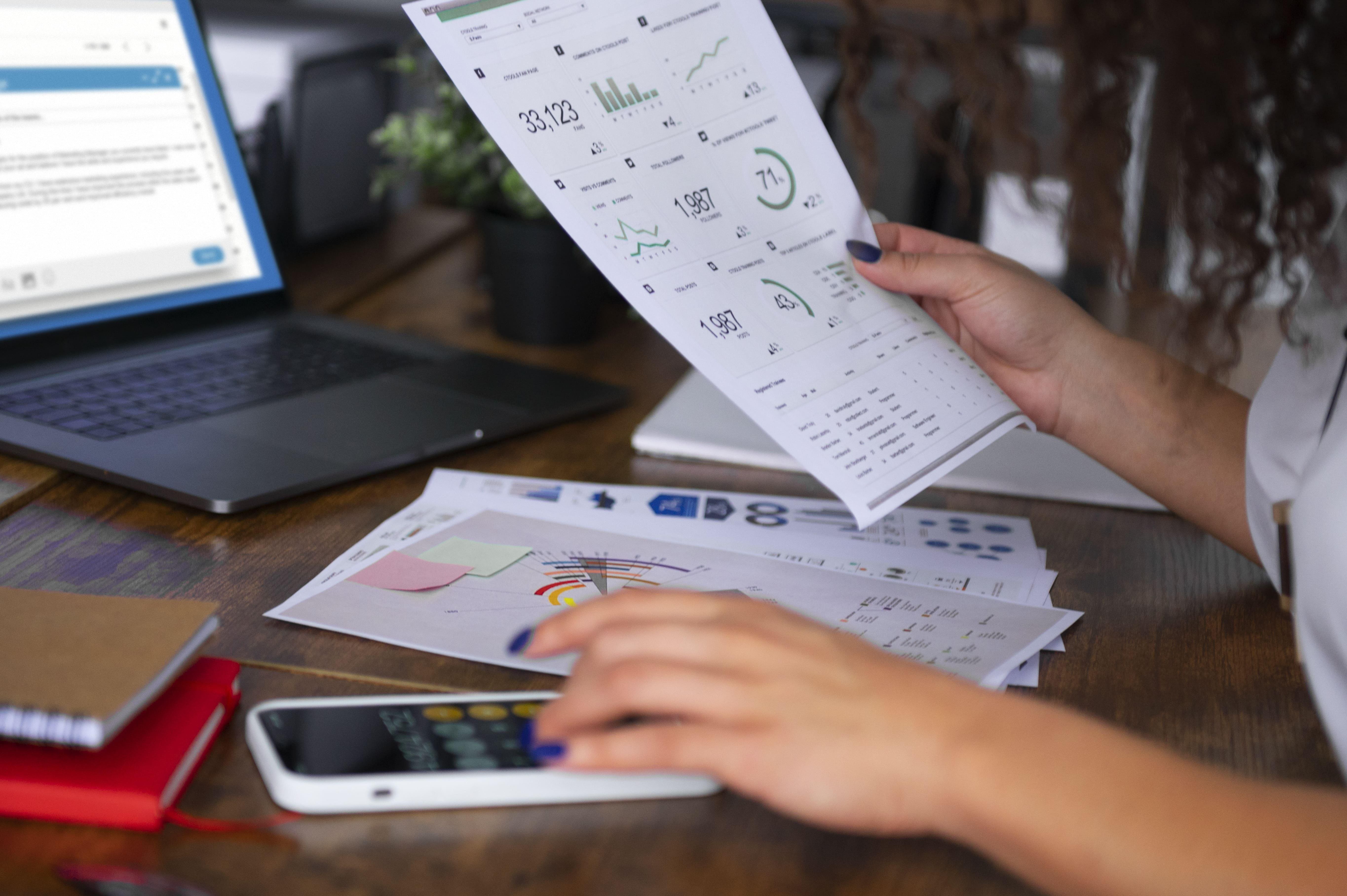 UX/UI para apps móviles Emoutad: Experiencias fluidas en iOS y Android.